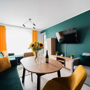 Uroczy Apartament Obok Sky Towera Apartament Wrocław